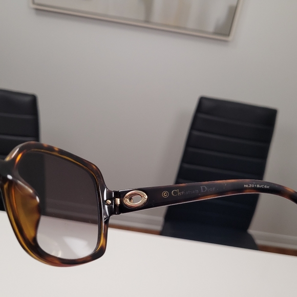 Christian Dior Sunglasses - Picture 5 of 7
